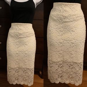 New Laced Pencil Skirt Size Small in Cream Color